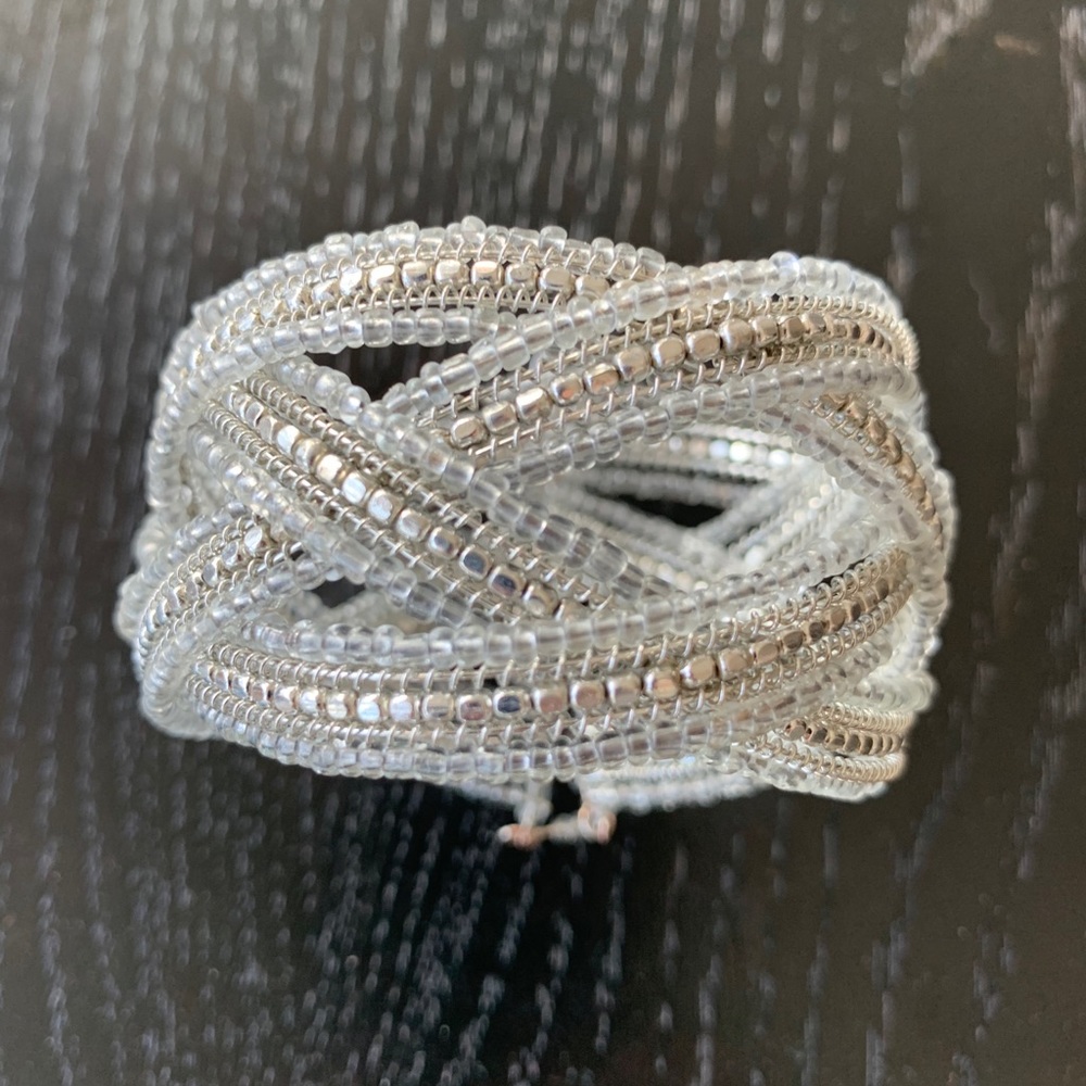 Adjustable bracelet. Perfect for the holidays!